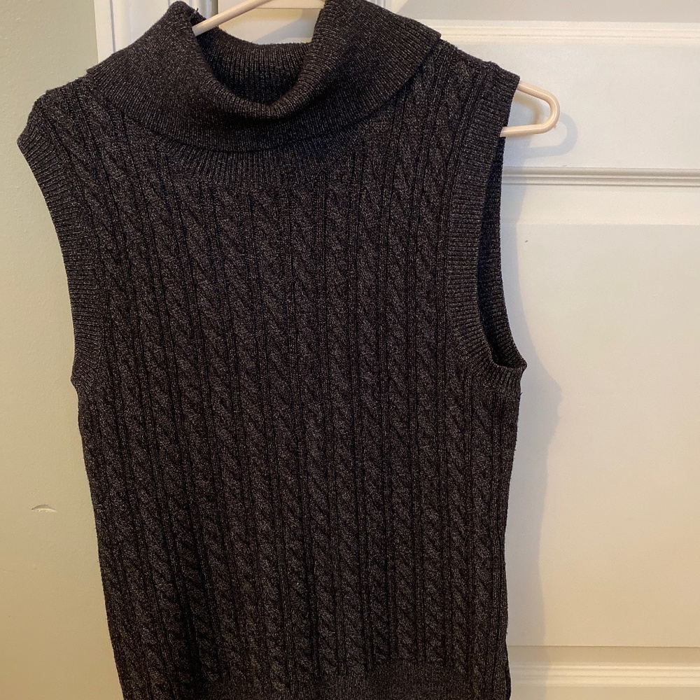 Sleeveless womens sweater